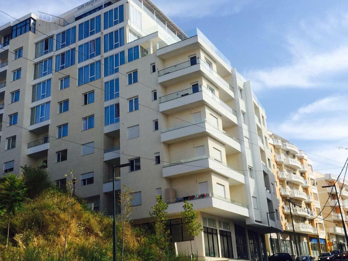 Melody Apartment Vlorë Esterno foto