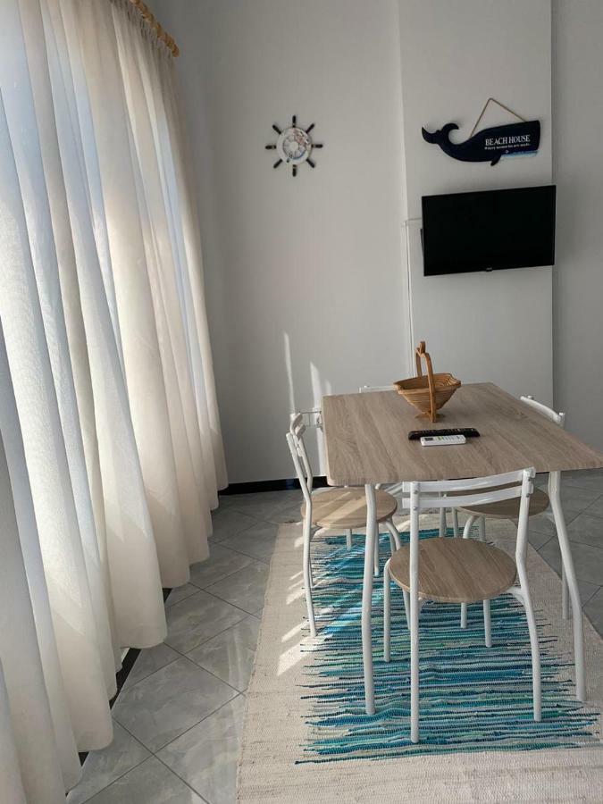 Melody Apartment Vlorë Esterno foto